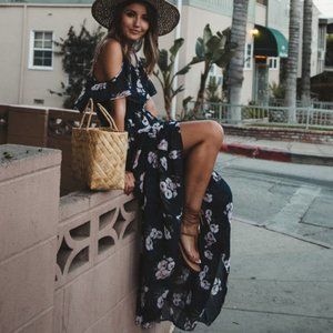 Abercrombie & Fitch Cold Shoulder Maxi Dress